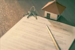 FIADOR NÃO É RESPONSÁVEL POR ALUGUÉIS SE LOCADOR SE RECUSA A RECEBER AS CHAVES