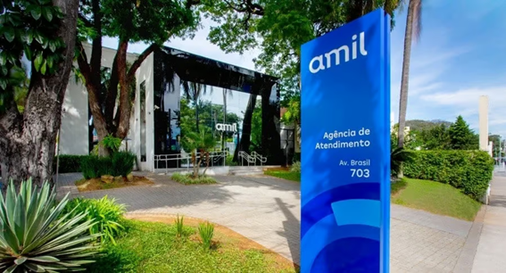 CONTRATO COM QUATRO FAMILIARES FOI REQUALIFICADO COMO PLANO INDIVIDUAL E OPERADORA AMIL FOI CONDENADA A DEVOLVER TRÊS ANOS DE REAJUSTE INDEVIDOS