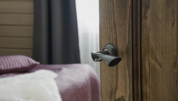 HOTEL INDENIZARÁ HÓSPEDE APÓS INVASÃO DE QUARTO