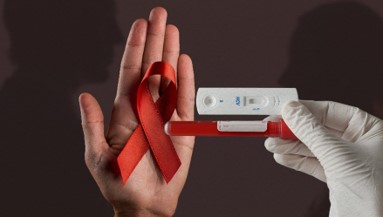 HOMEM É CONDENADO APÓS OMITIR HIV E TRANSMITIR VÍRUS À COMPANHEIRA
